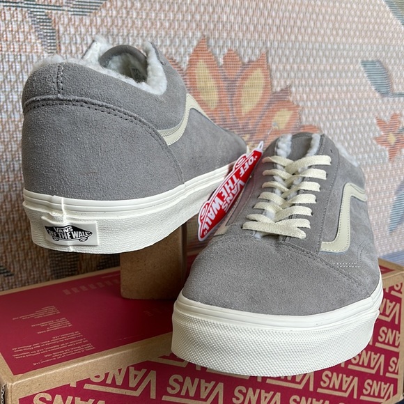 Vans WMNS Old Skool
Cozy Hug Drizzle/Marshmal
VN0005UA6J6
Sneakers - Picture 2 of 16